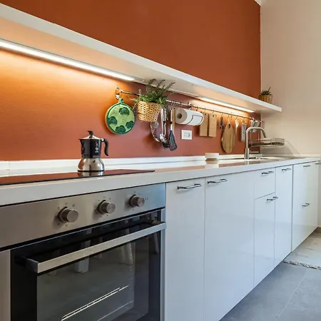 Lovely Oasi X7 - Near Station Apartment *