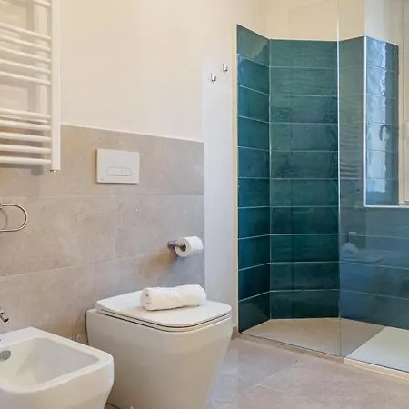 Lovely Oasi X7 - Near Station Apartment